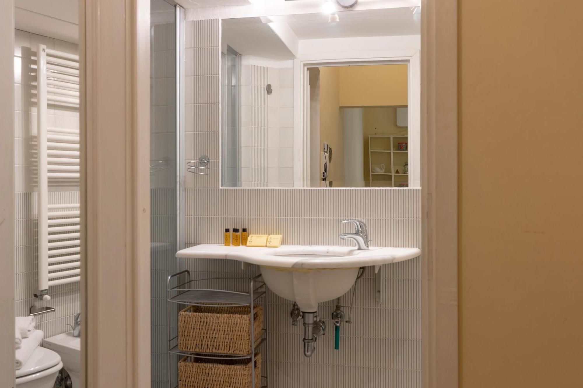 Sweet San Frediano Apartment Florence Exterior photo