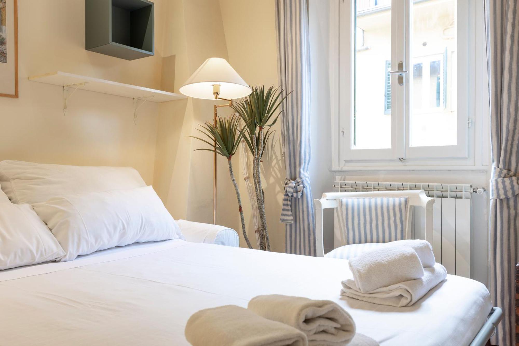 Sweet San Frediano Apartment Florence Exterior photo
